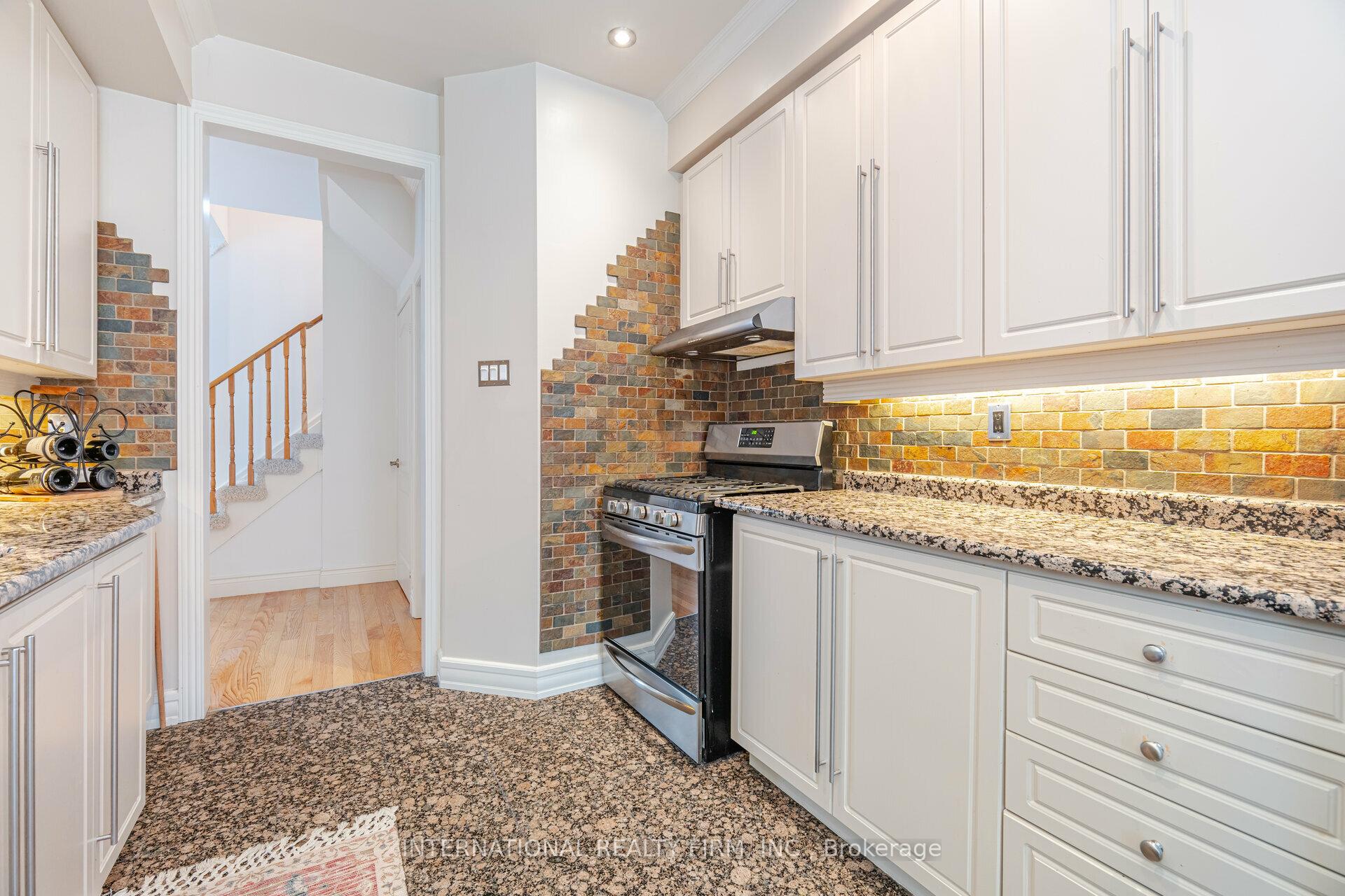 Photo 12 of 1750 Silver Maple Drive, Pickering, Amberlea — HOMEH