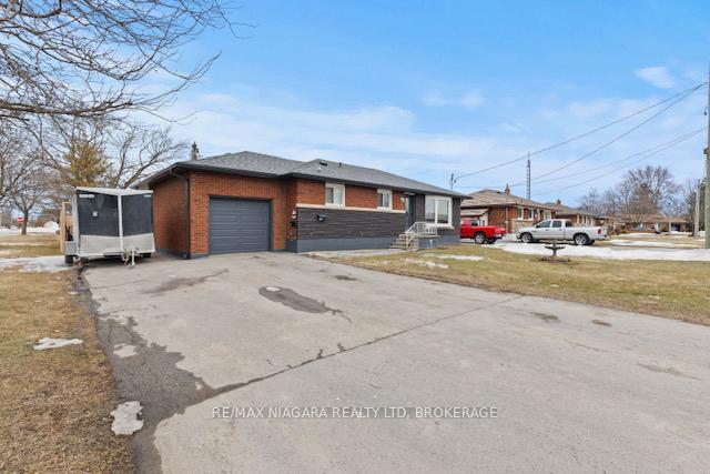 Photo 1 of 120 Marigold Street, Welland, Broadway — HOMEH