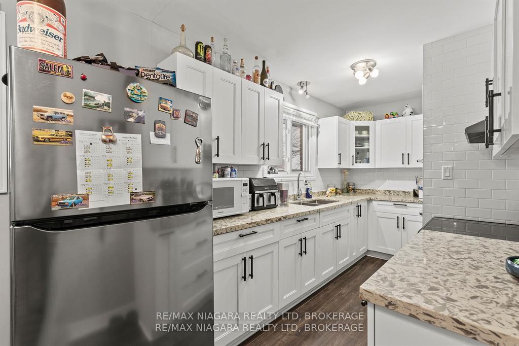 Photo 10 of 120 Marigold Street, Welland, Broadway — HOMEH