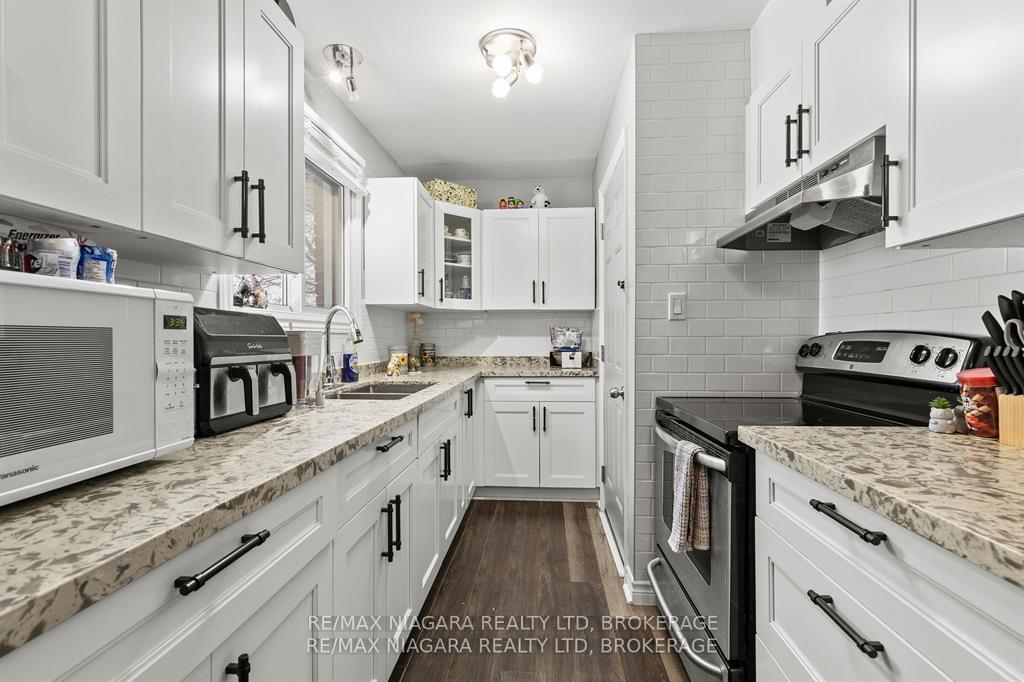 Photo 11 of 120 Marigold Street, Welland, Broadway — HOMEH