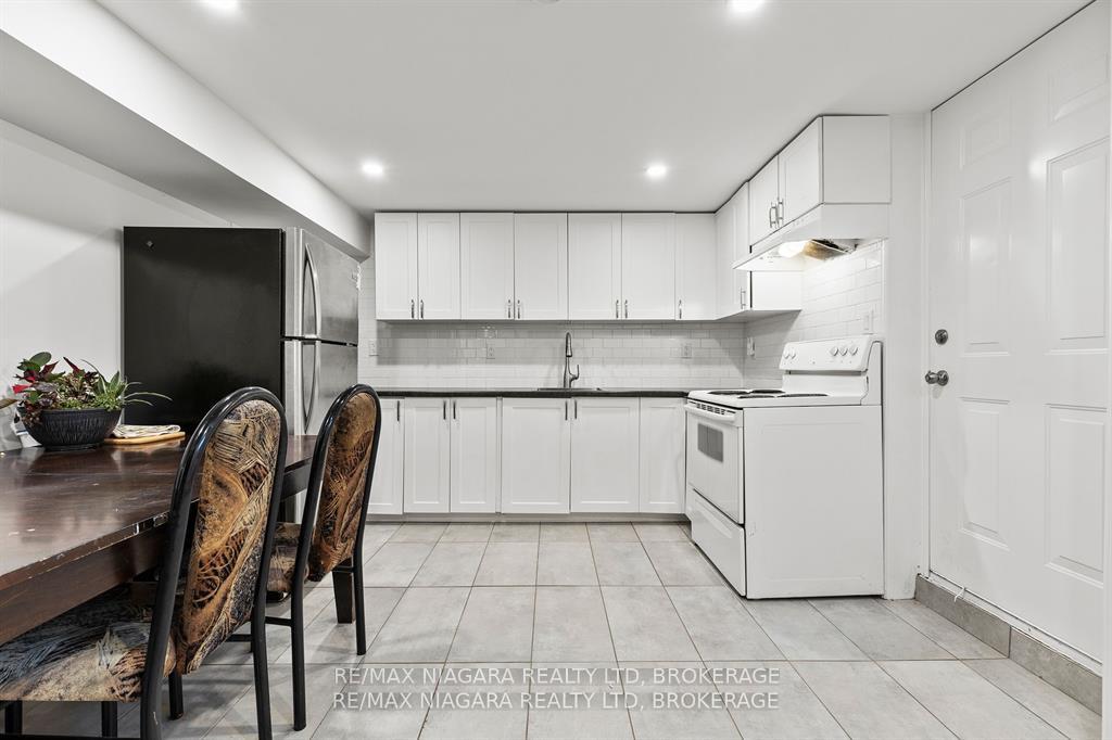 Photo 19 of 120 Marigold Street, Welland, Broadway — HOMEH
