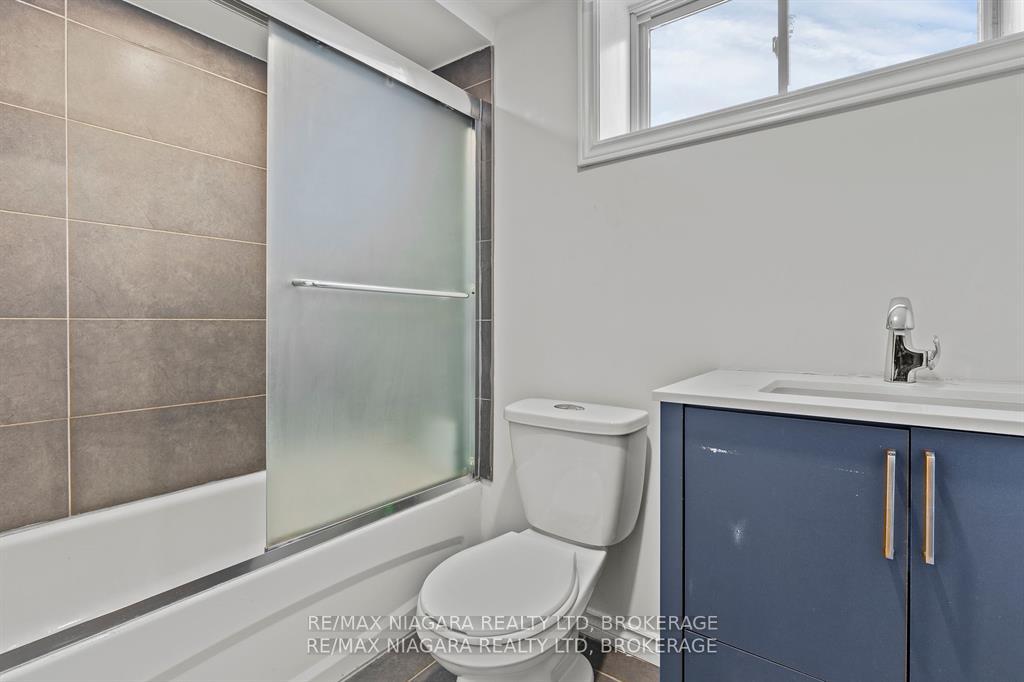 Photo 26 of 120 Marigold Street, Welland, Broadway — HOMEH
