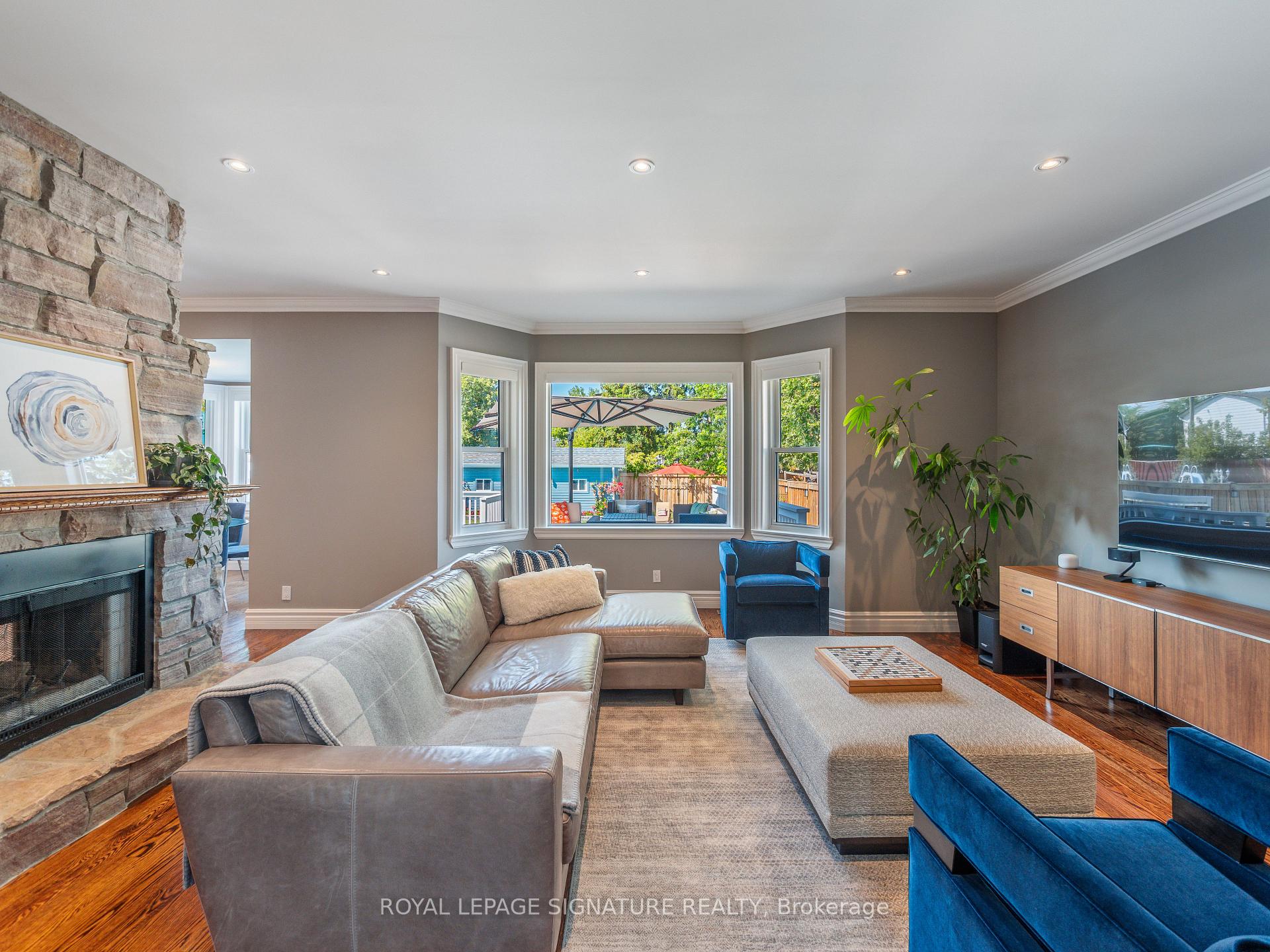 Photo 3 of 1294 Commerce Street, Pickering, Bay Ridges — HOMEH