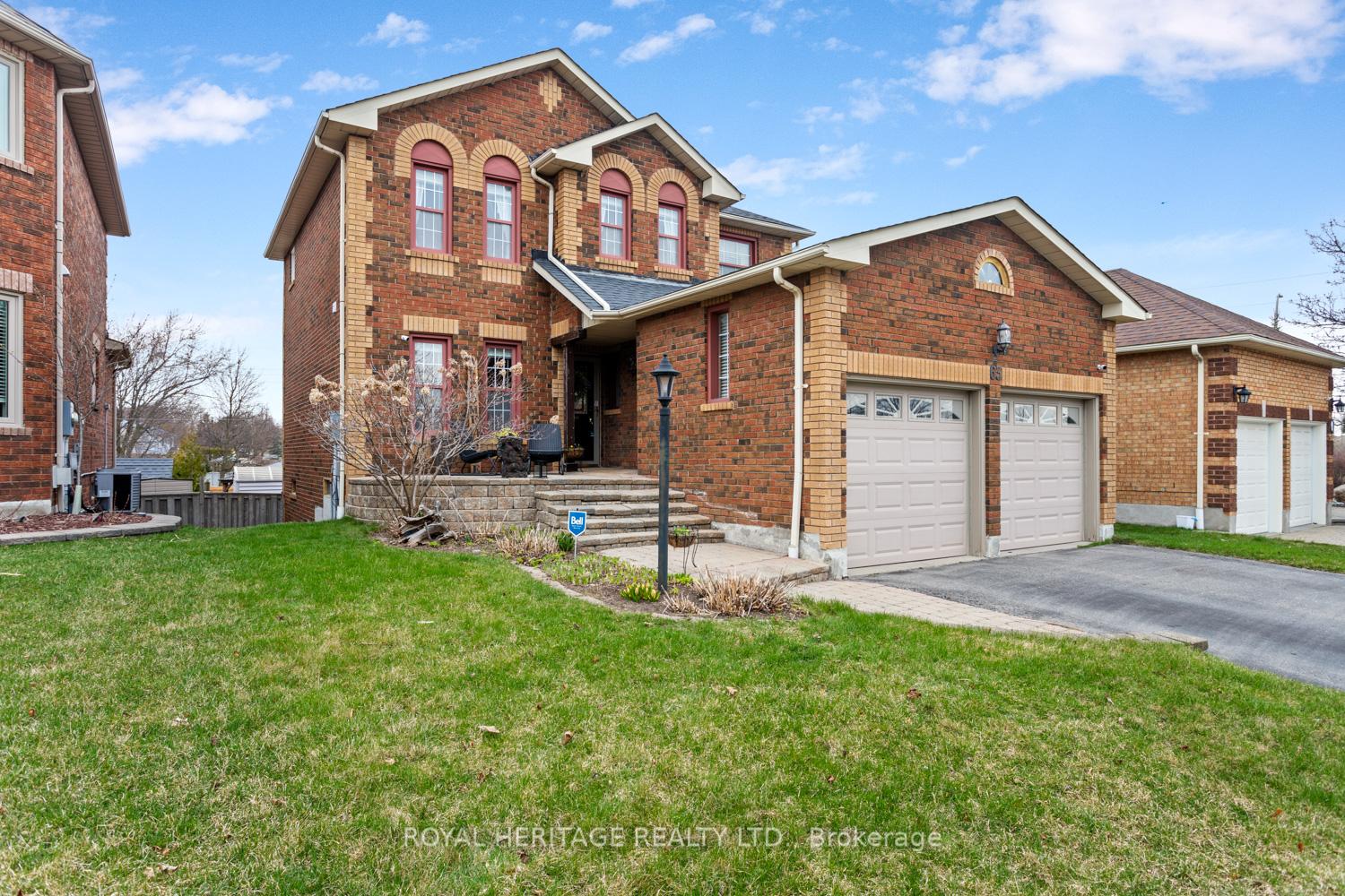 Photo 2 of 63 Prentice Drive, Whitby, Downtown Whitby — HOMEH