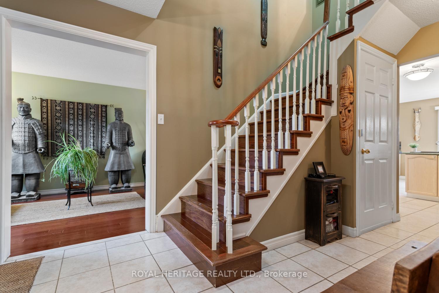 Photo 4 of 63 Prentice Drive, Whitby, Downtown Whitby — HOMEH