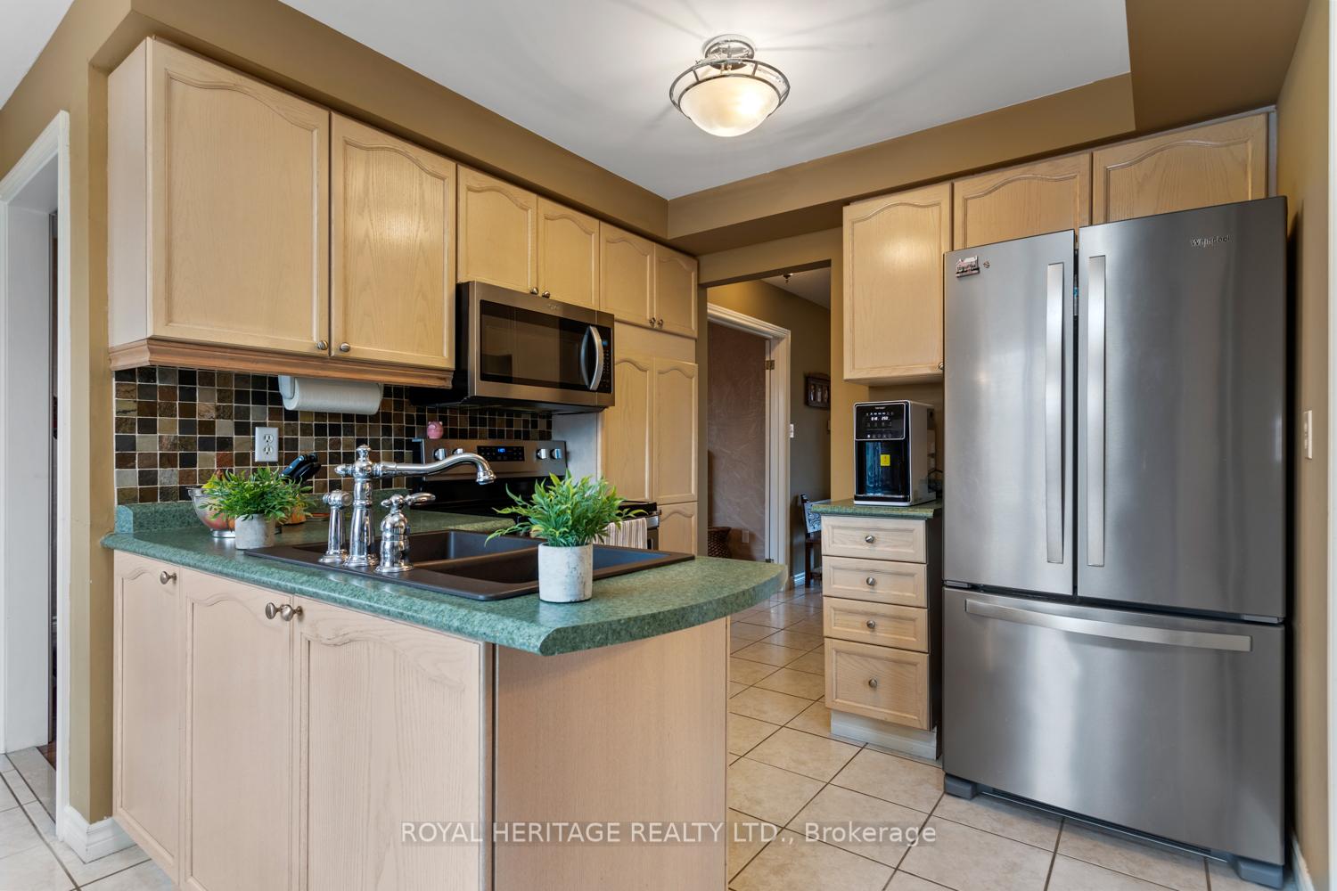 Photo 14 of 63 Prentice Drive, Whitby, Downtown Whitby — HOMEH