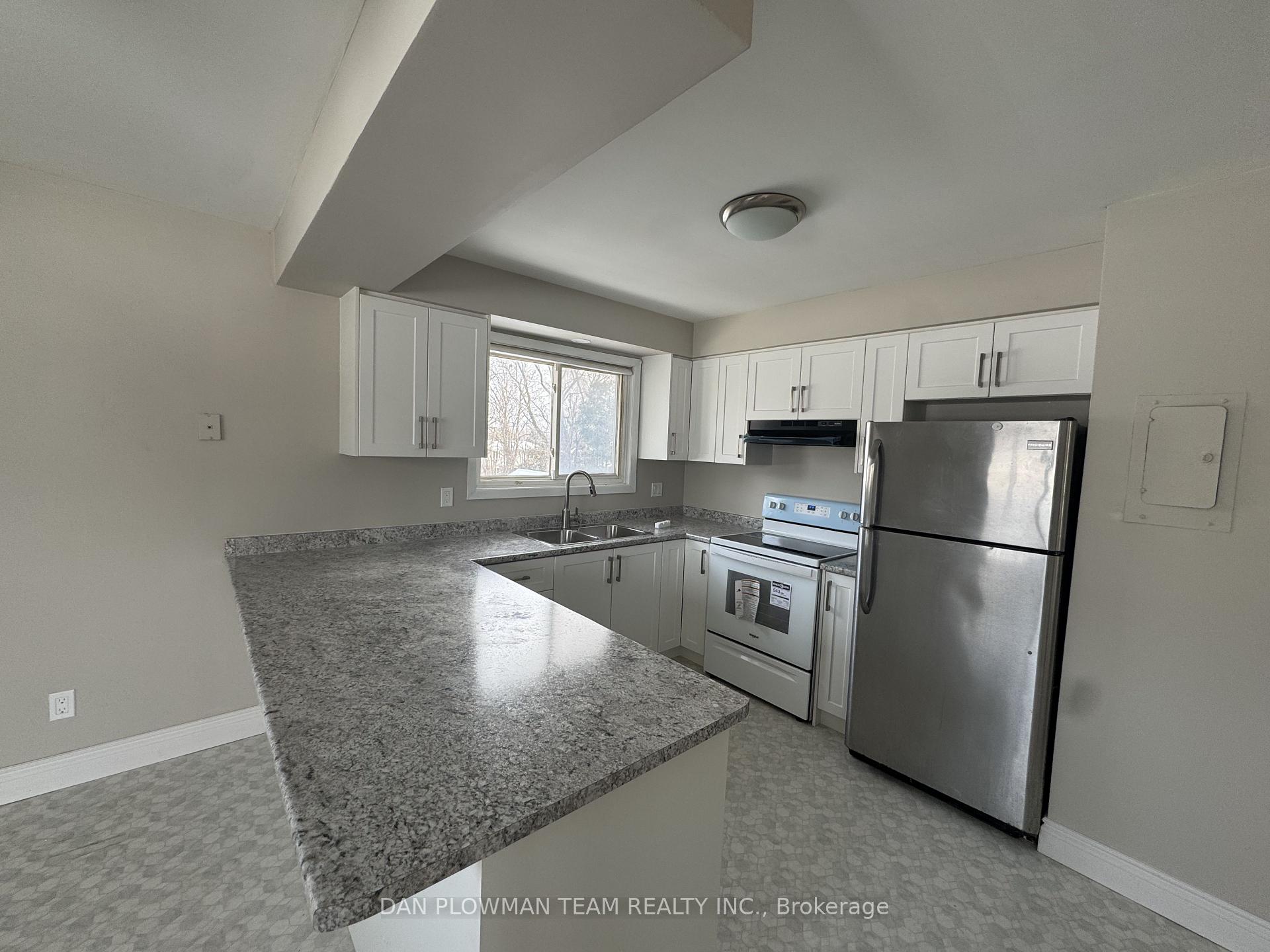 Photo 3 of Unit 2, 1151 Cedar Street, Oshawa, Lakeview — HOMEH