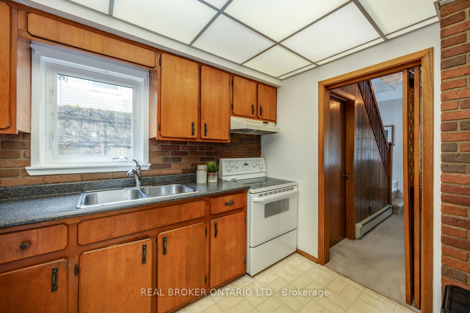 Photo 12 of 43 Greta Street, Oshawa, O'Neill — HOMEH