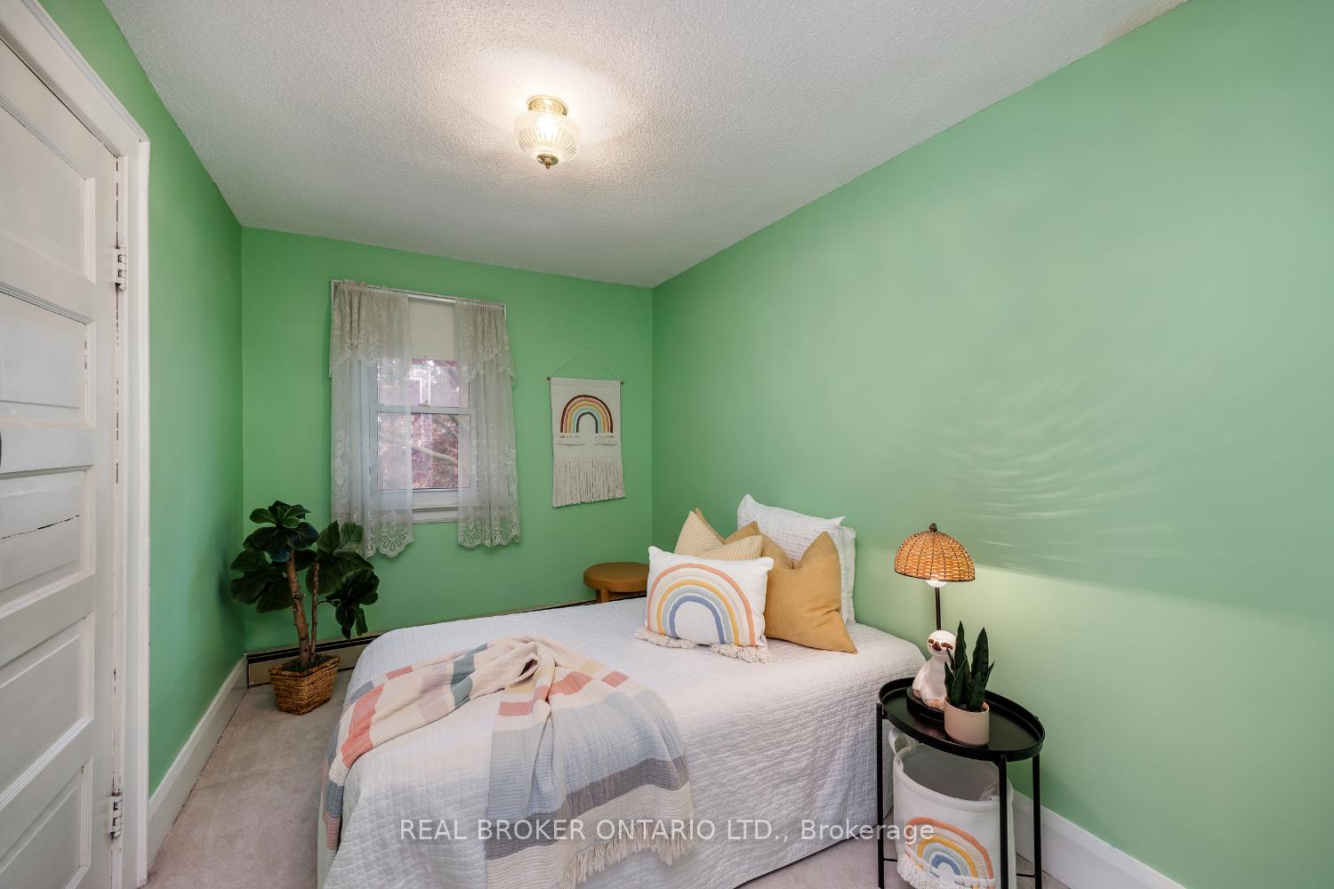 Photo 18 of 43 Greta Street, Oshawa, O'Neill — HOMEH