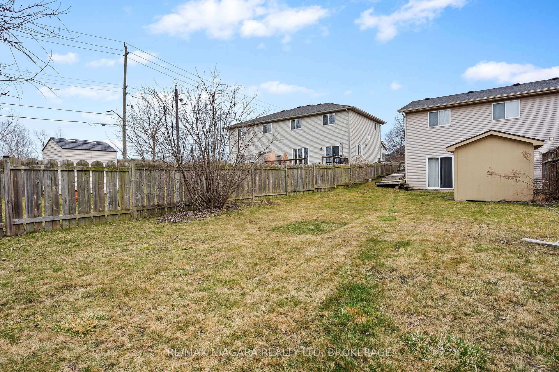 Photo 25 of 17 Waterview Court, Welland, Broadway — HOMEH