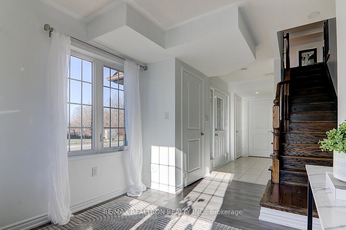Photo 8 of 1080 Silk Street, Pickering, Rural Pickering — HOMEH