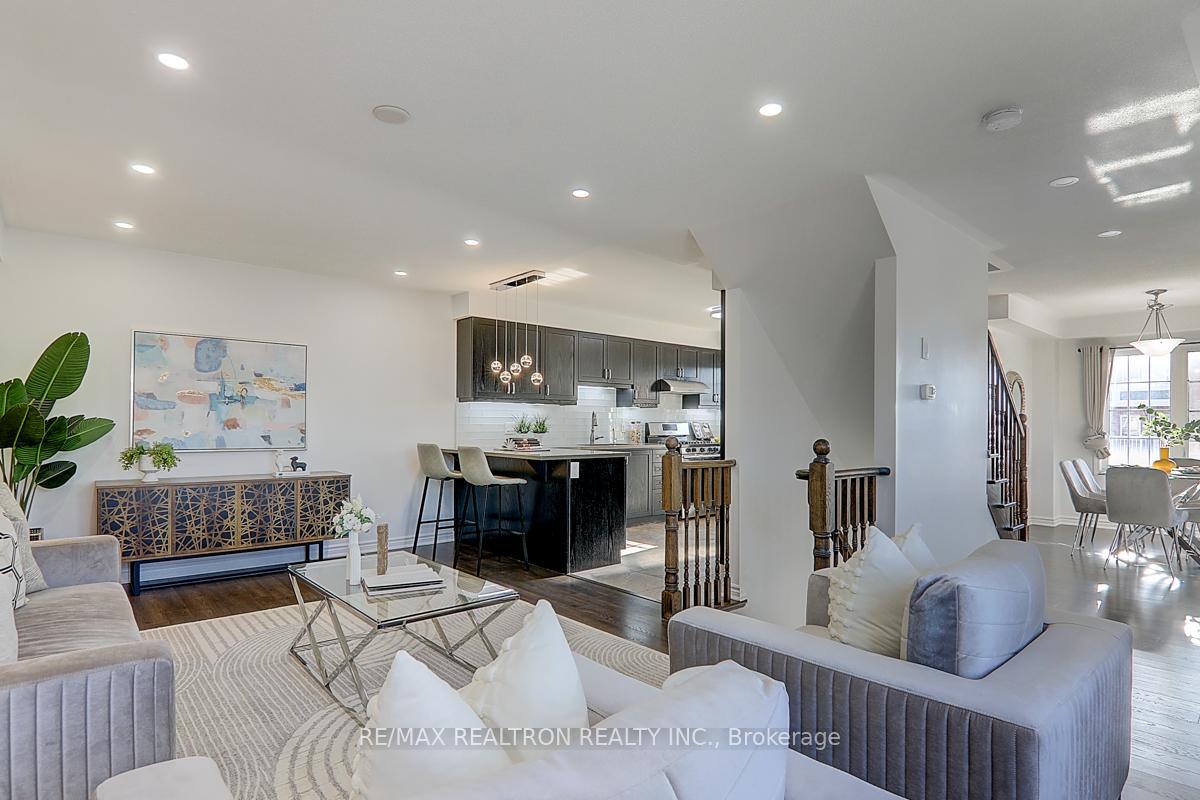 Photo 13 of 1080 Silk Street, Pickering, Rural Pickering — HOMEH