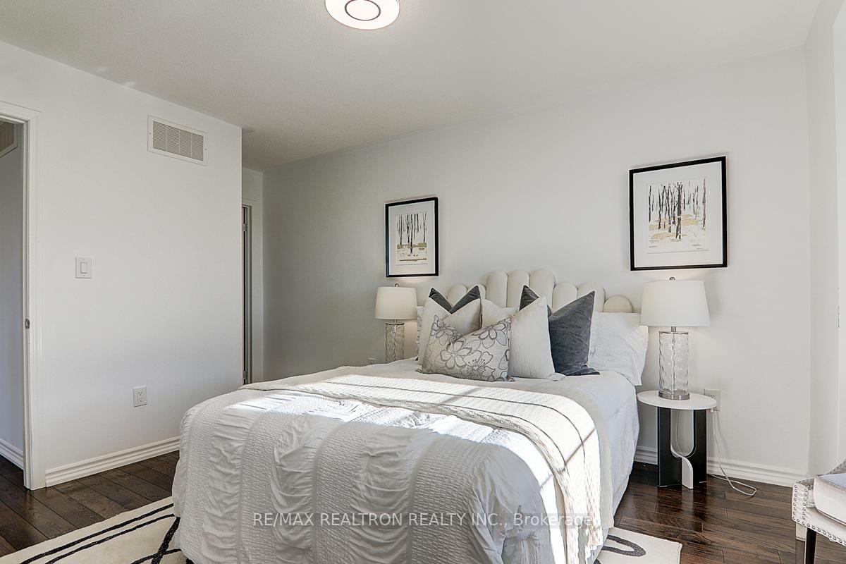 Photo 31 of 1080 Silk Street, Pickering, Rural Pickering — HOMEH