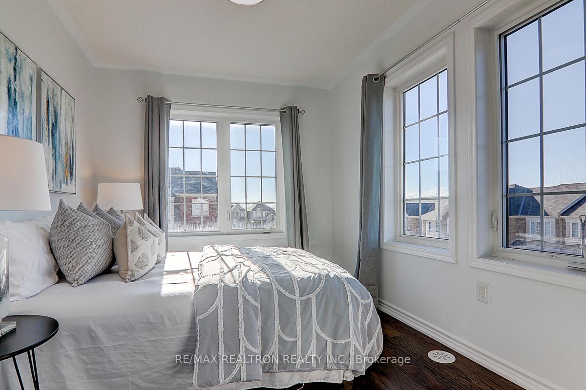 Photo 37 of 1080 Silk Street, Pickering, Rural Pickering — HOMEH