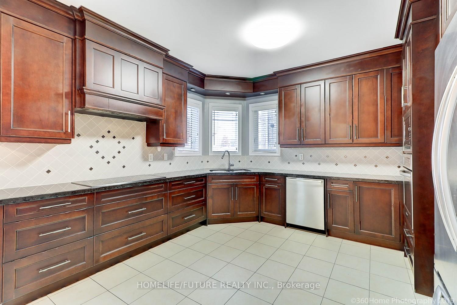 Photo 11 of 60 Valle Avenue, Vaughan, Vellore Village — HOMEH