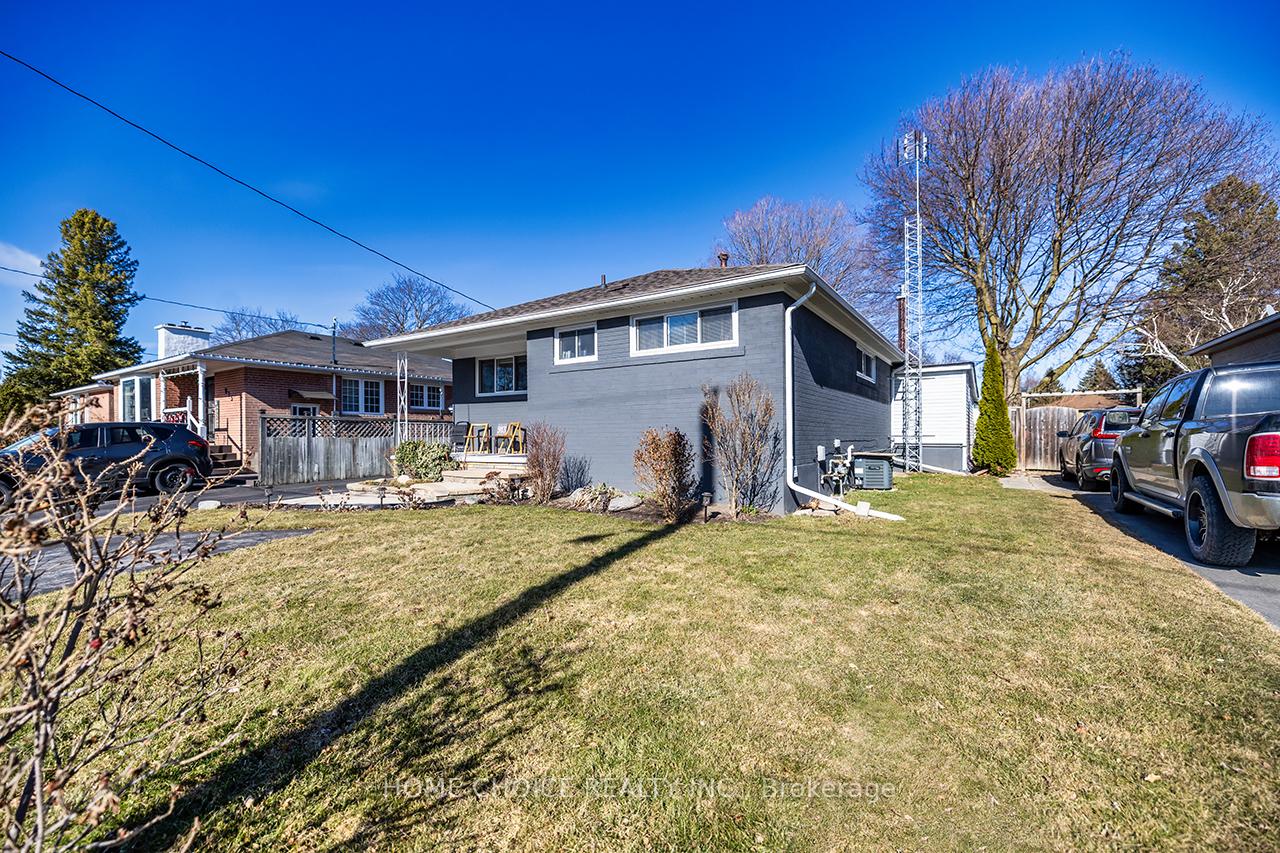 Photo 4 of 913 Walton Boulevard, Whitby, Williamsburg — HOMEH