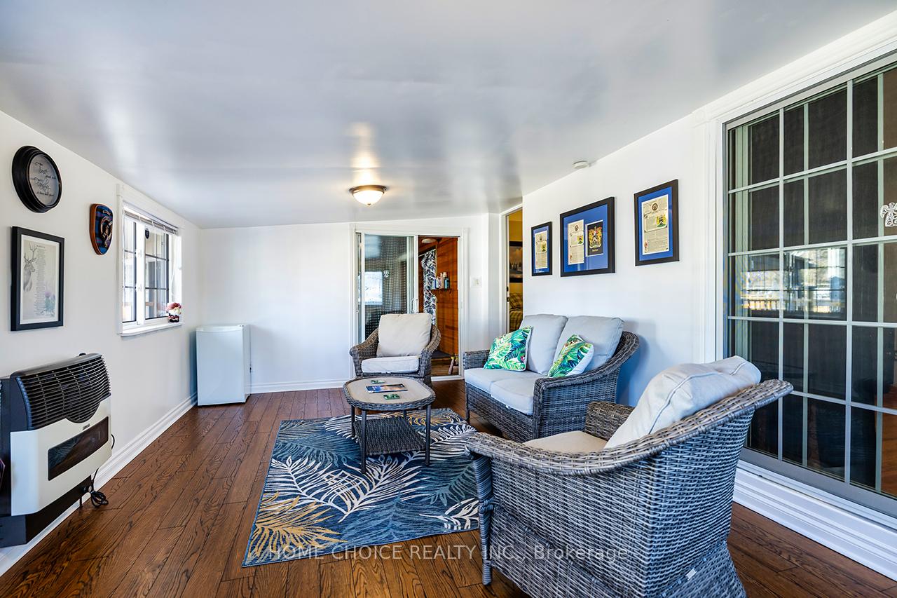 Photo 17 of 913 Walton Boulevard, Whitby, Williamsburg — HOMEH