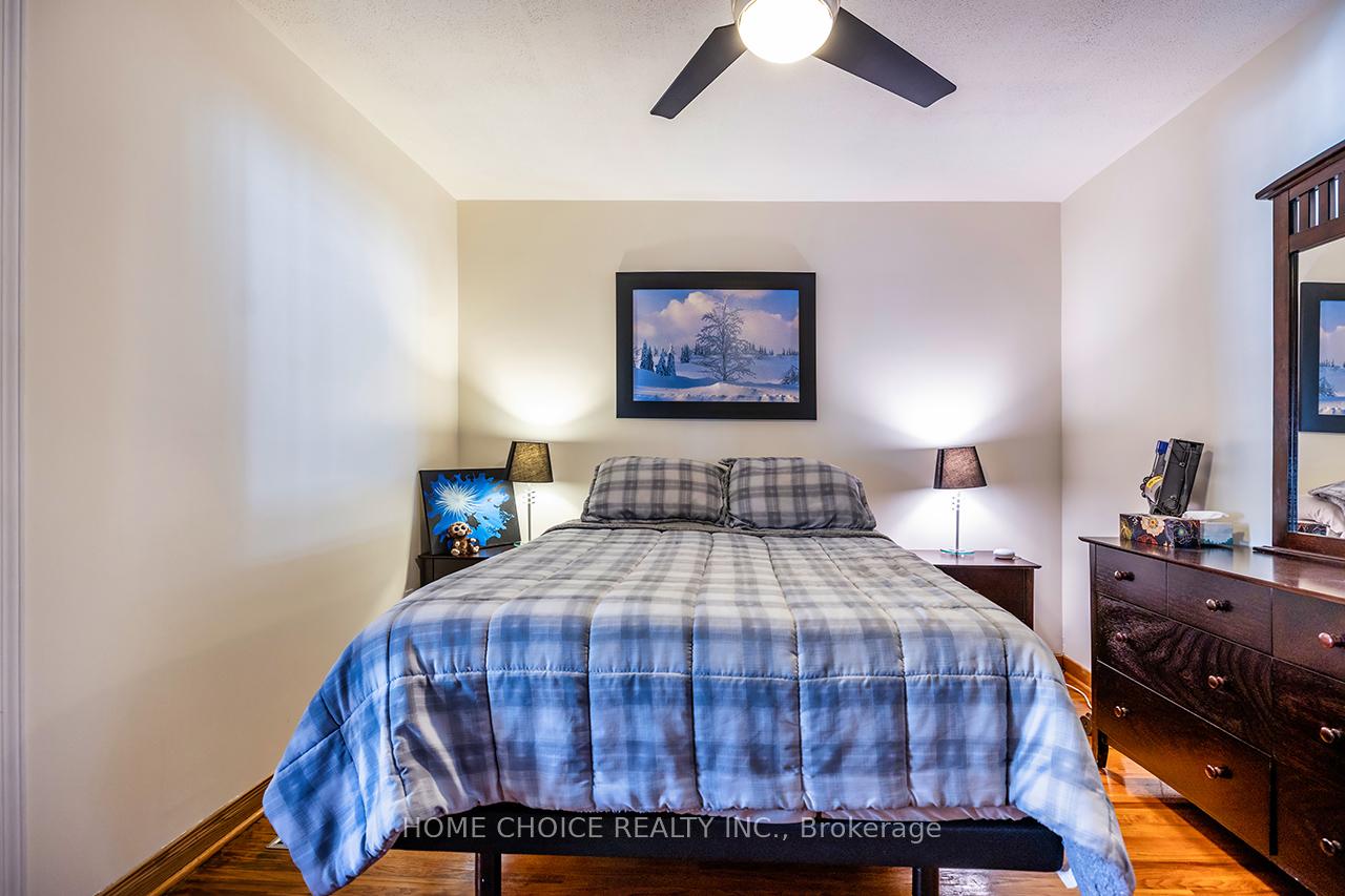 Photo 21 of 913 Walton Boulevard, Whitby, Williamsburg — HOMEH