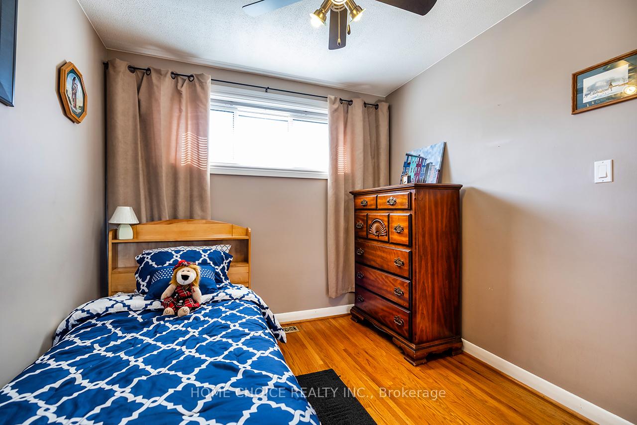 Photo 23 of 913 Walton Boulevard, Whitby, Williamsburg — HOMEH