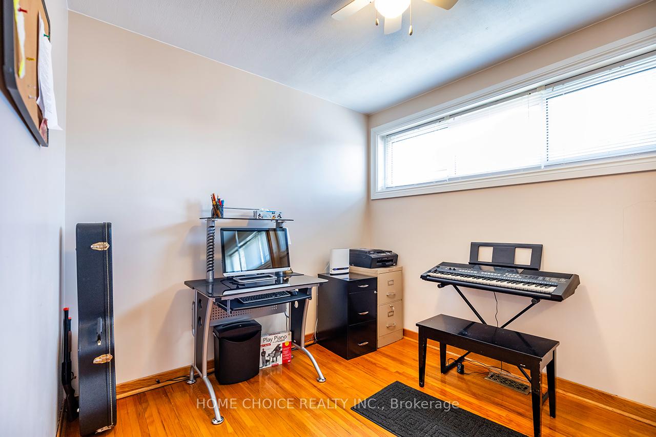 Photo 24 of 913 Walton Boulevard, Whitby, Williamsburg — HOMEH