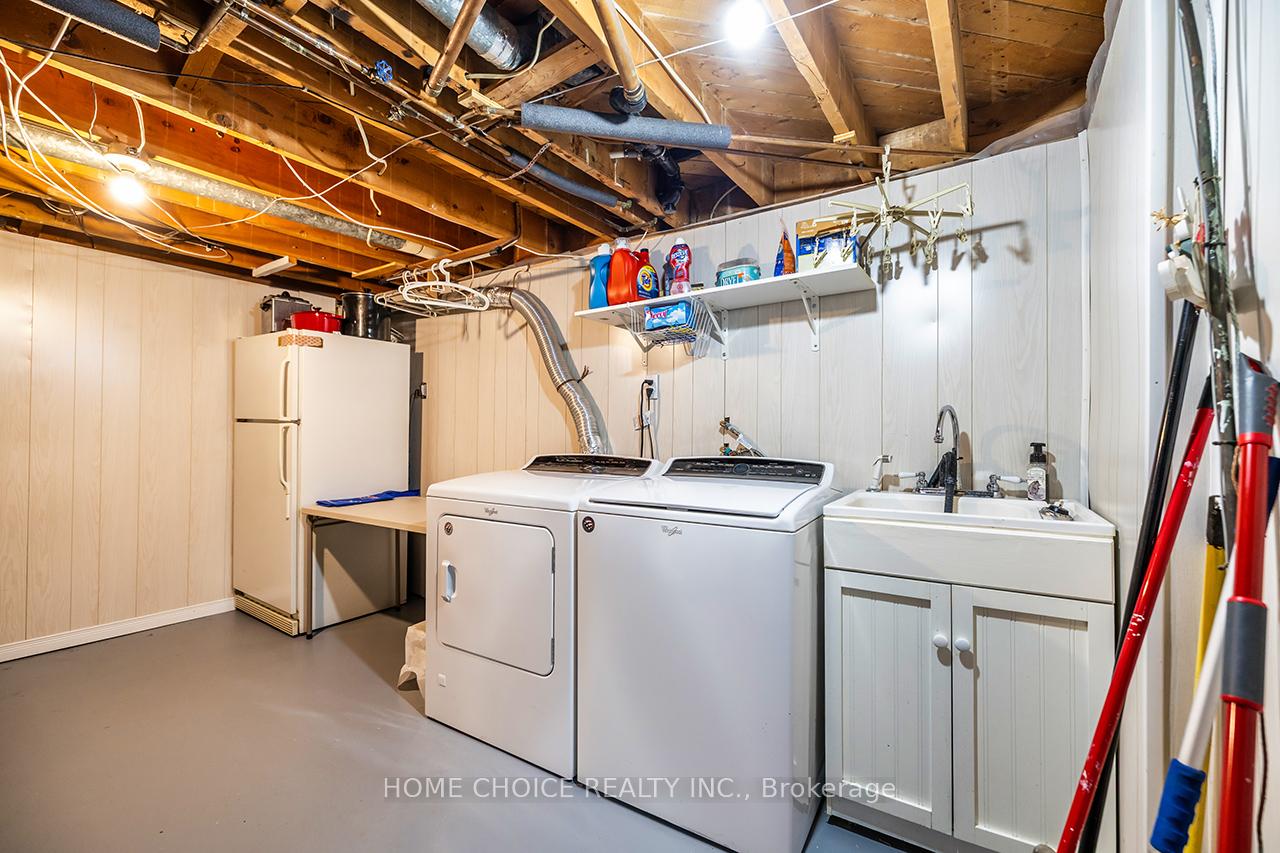 Photo 36 of 913 Walton Boulevard, Whitby, Williamsburg — HOMEH