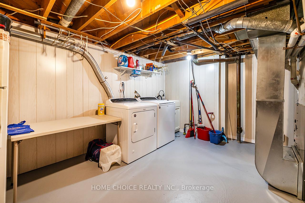 Photo 37 of 913 Walton Boulevard, Whitby, Williamsburg — HOMEH