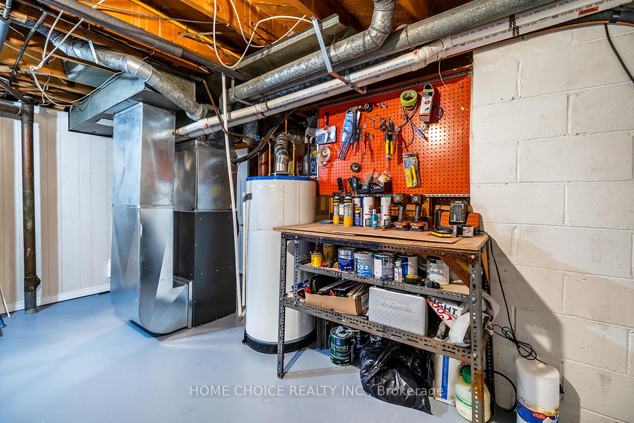 Photo 38 of 913 Walton Boulevard, Whitby, Williamsburg — HOMEH