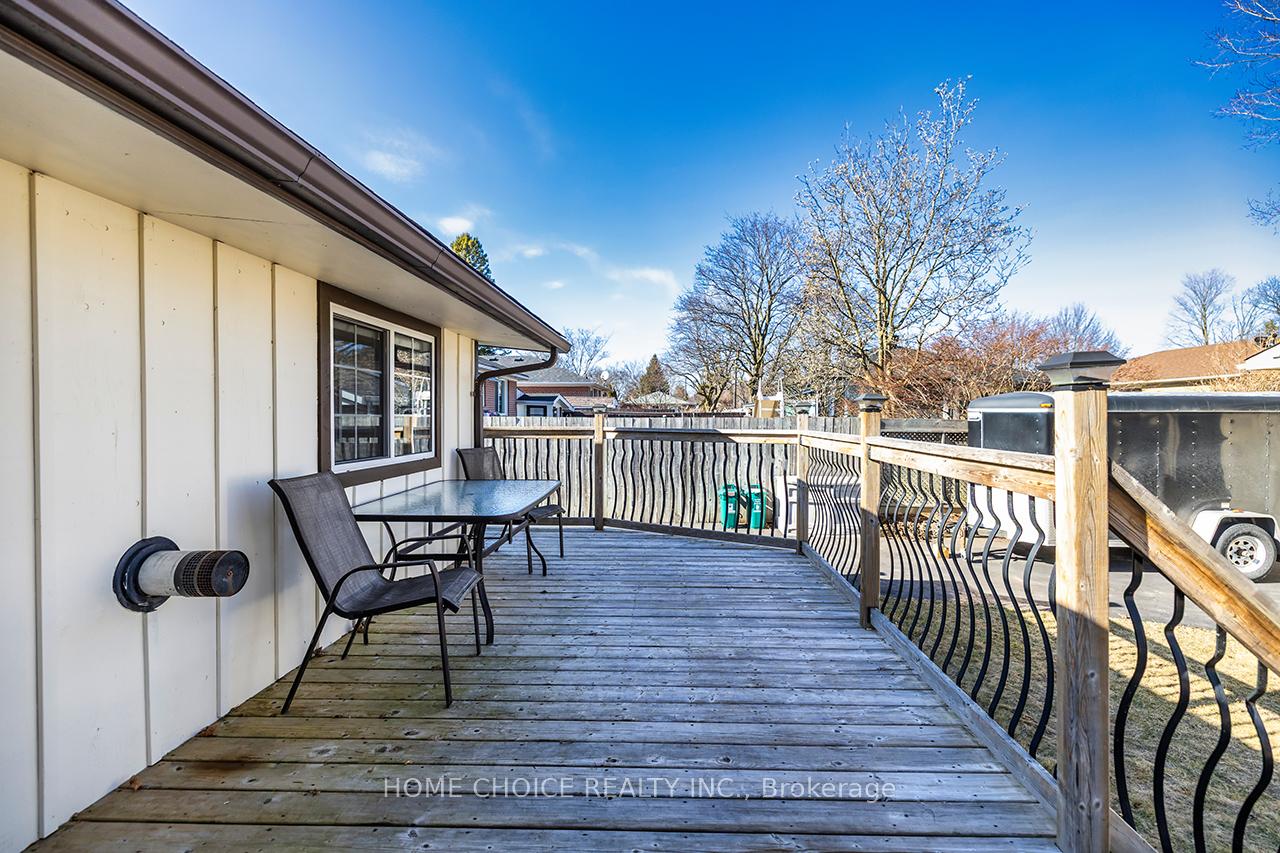 Photo 41 of 913 Walton Boulevard, Whitby, Williamsburg — HOMEH