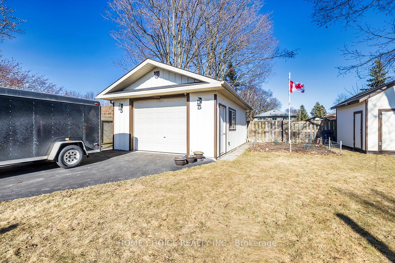 Photo 43 of 913 Walton Boulevard, Whitby, Williamsburg — HOMEH