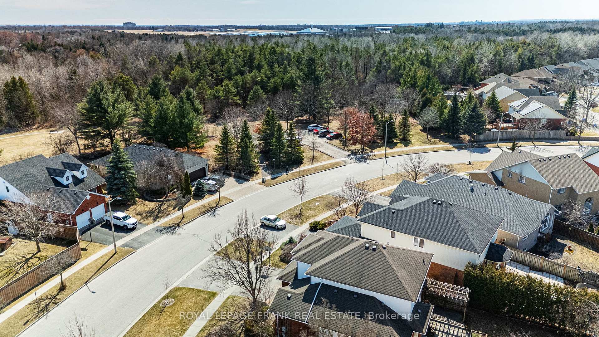 Photo 2 of 148 Niagara Drive, Oshawa, Samac — HOMEH