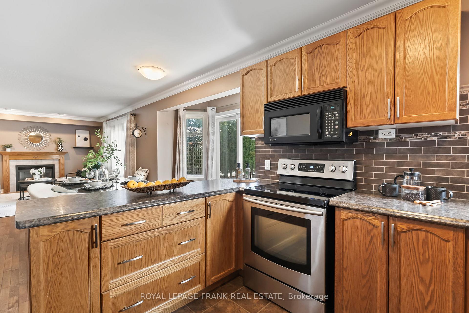 Photo 14 of 148 Niagara Drive, Oshawa, Samac — HOMEH