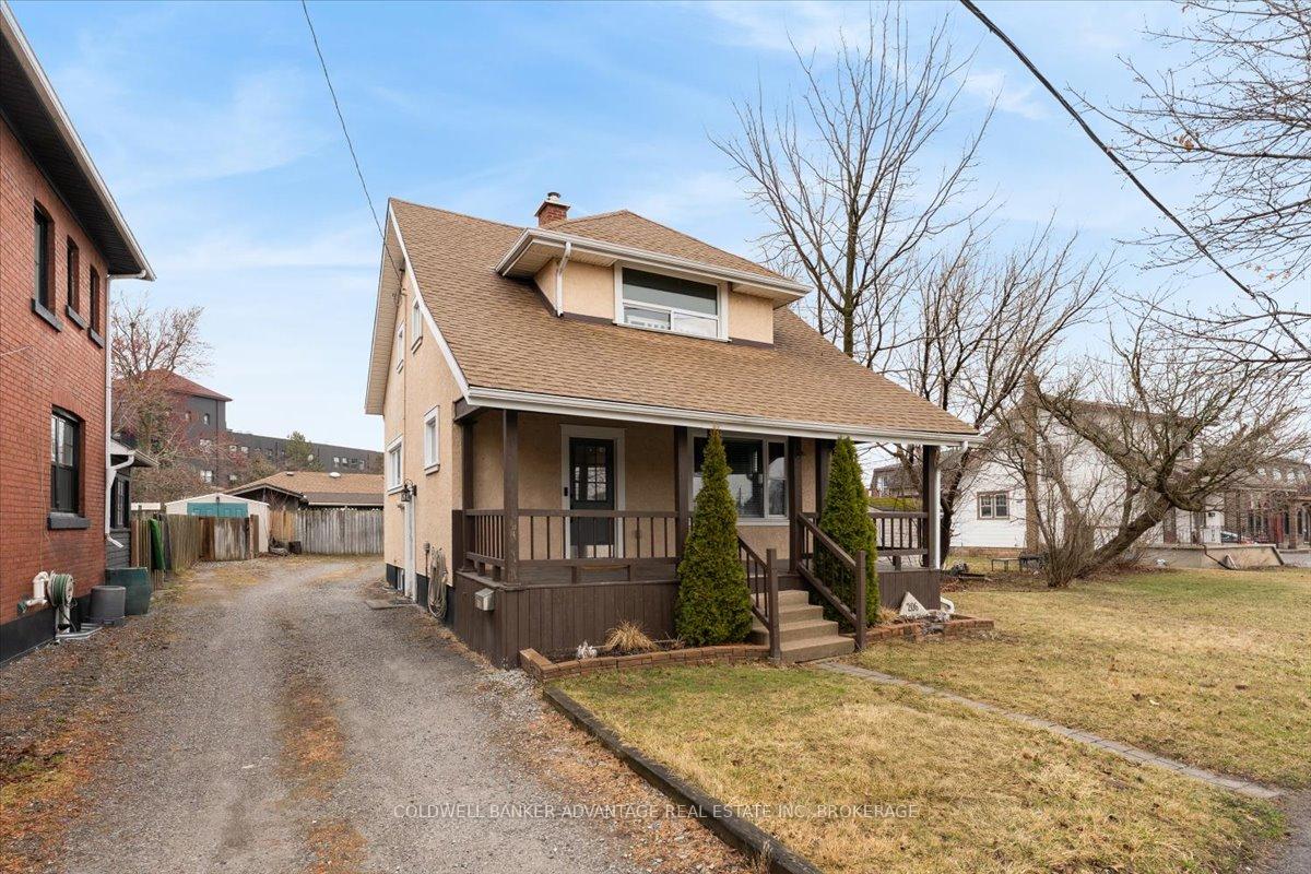 Photo 2 of 206 Maple Avenue, Welland, Broadway — HOMEH