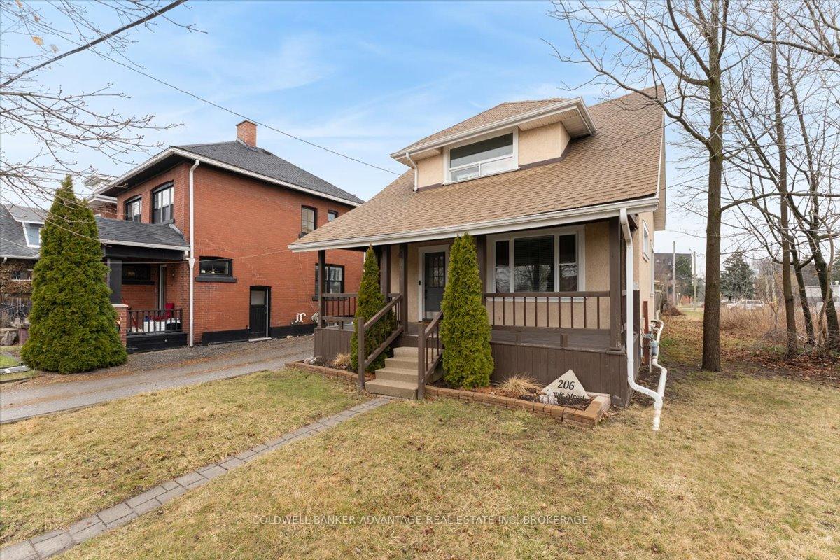Photo 3 of 206 Maple Avenue, Welland, Broadway — HOMEH