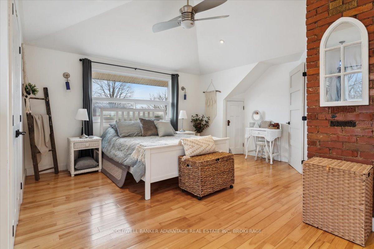 Photo 25 of 206 Maple Avenue, Welland, Broadway — HOMEH