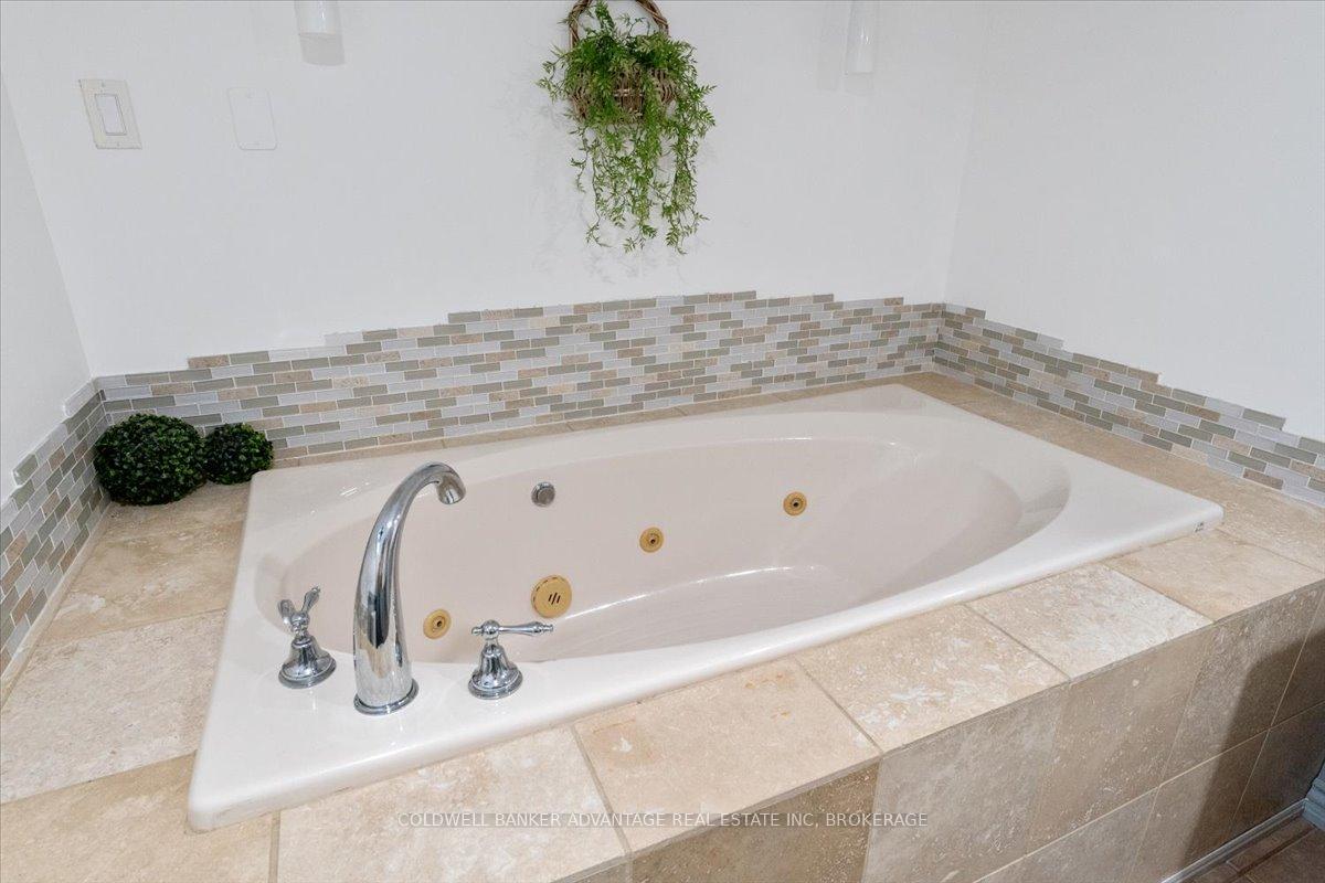 Photo 37 of 206 Maple Avenue, Welland, Broadway — HOMEH