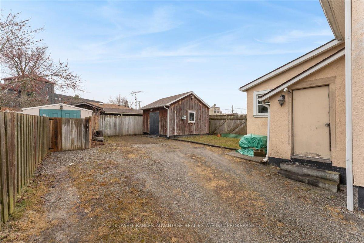 Photo 38 of 206 Maple Avenue, Welland, Broadway — HOMEH