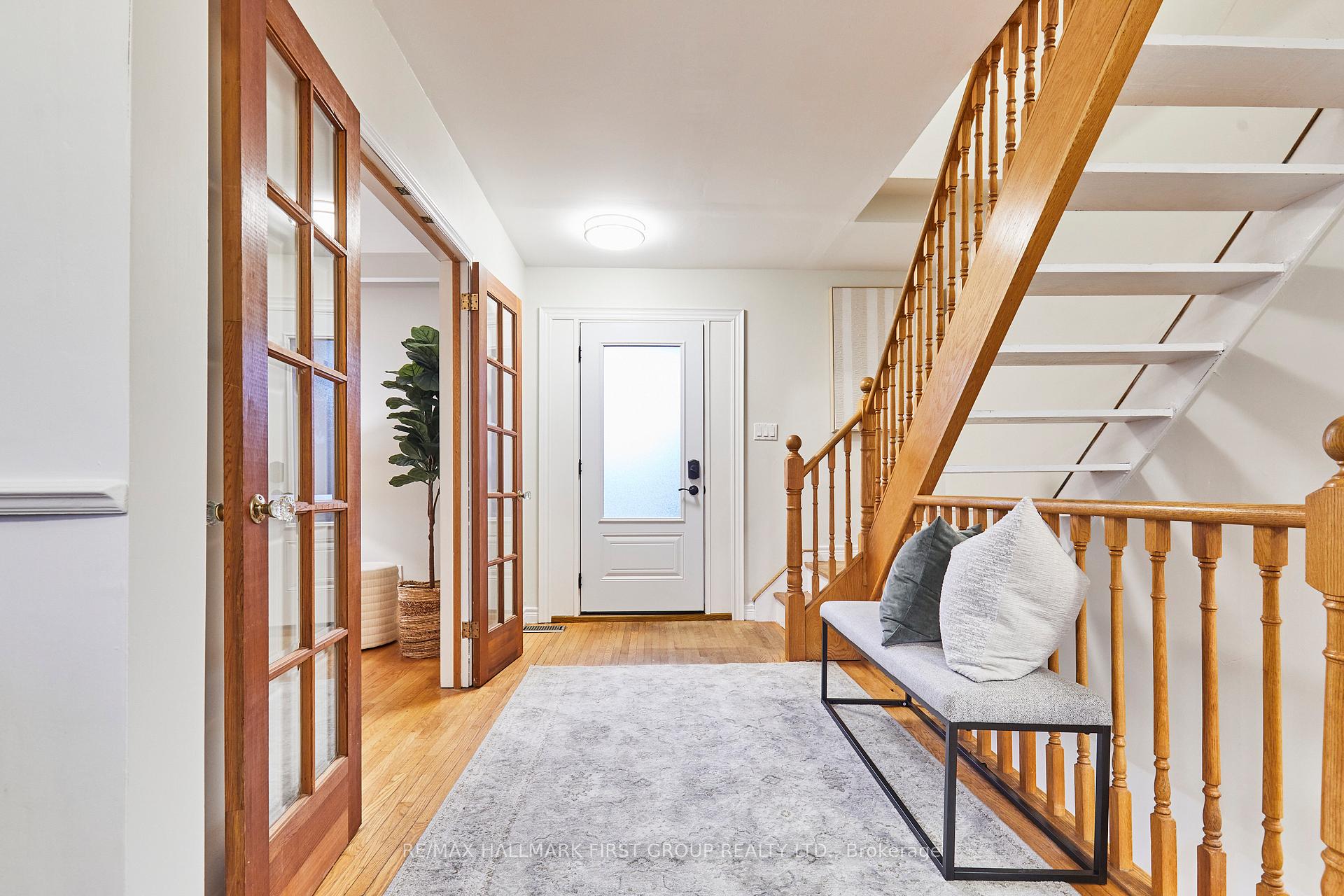 Photo 3 of 856 Vicki Drive, Pickering, West Shore — HOMEH