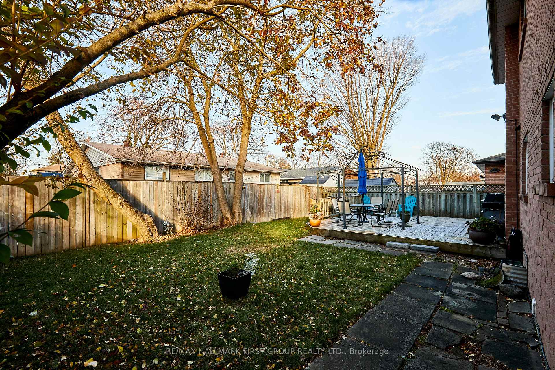 Photo 34 of 856 Vicki Drive, Pickering, West Shore — HOMEH