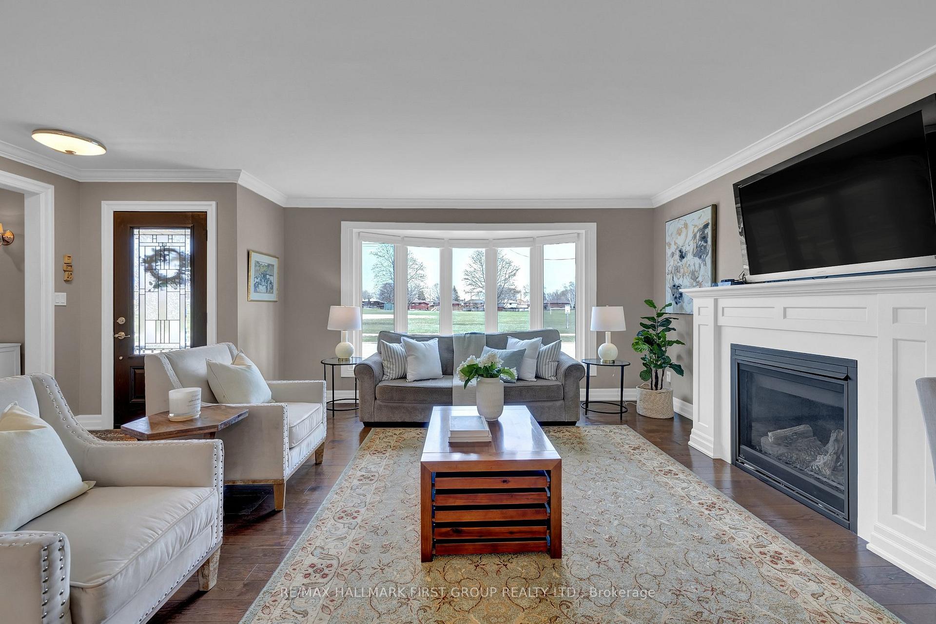 Photo 2 of 110 Athabasca Street, Oshawa, Donevan — HOMEH