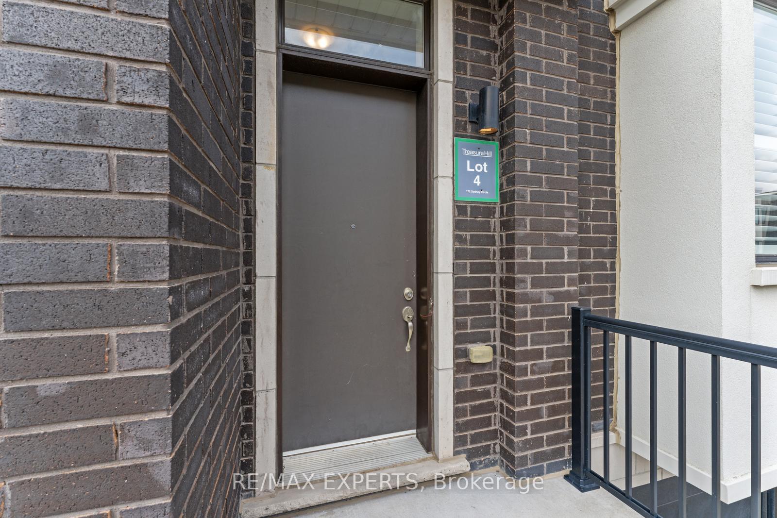 Photo 2 of 172 Sydney Circle, Vaughan, Vellore Village — HOMEH