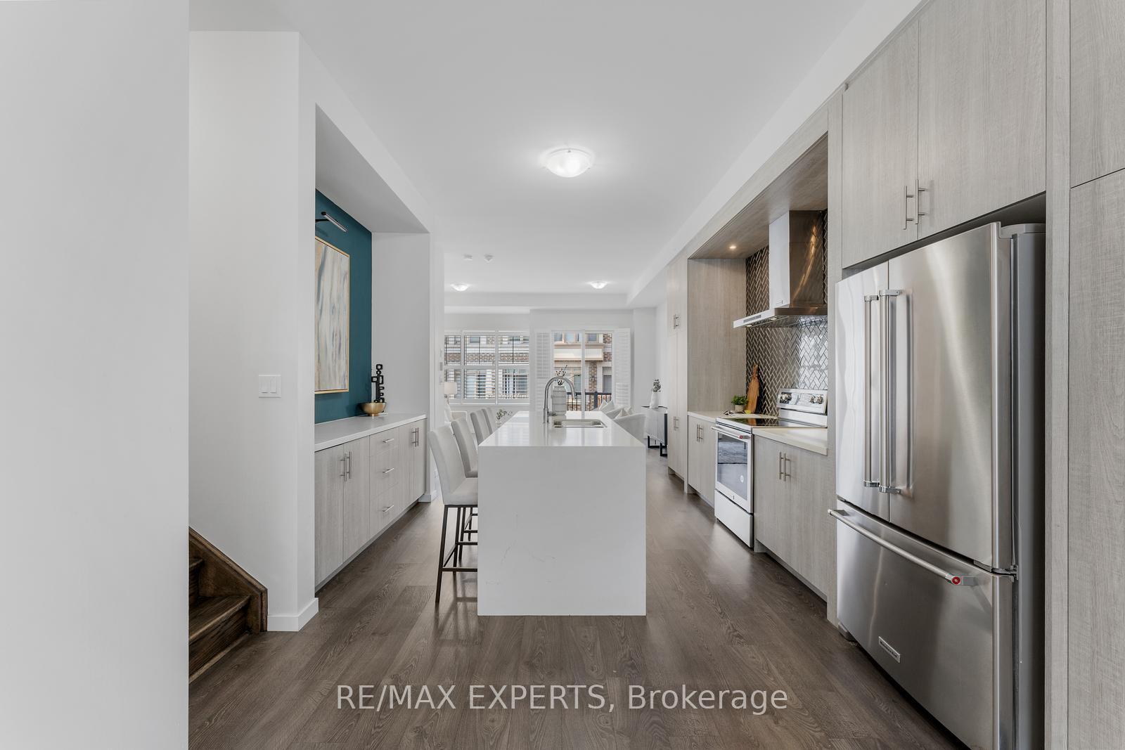 Photo 7 of 172 Sydney Circle, Vaughan, Vellore Village — HOMEH