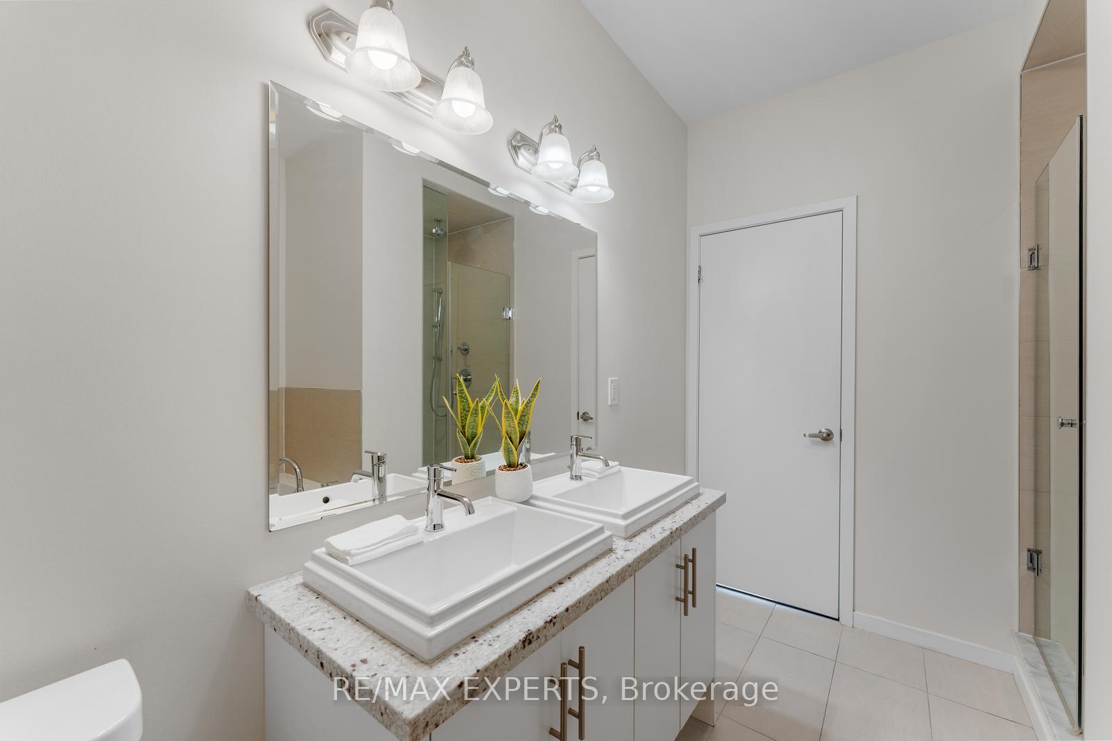 Photo 24 of 172 Sydney Circle, Vaughan, Vellore Village — HOMEH