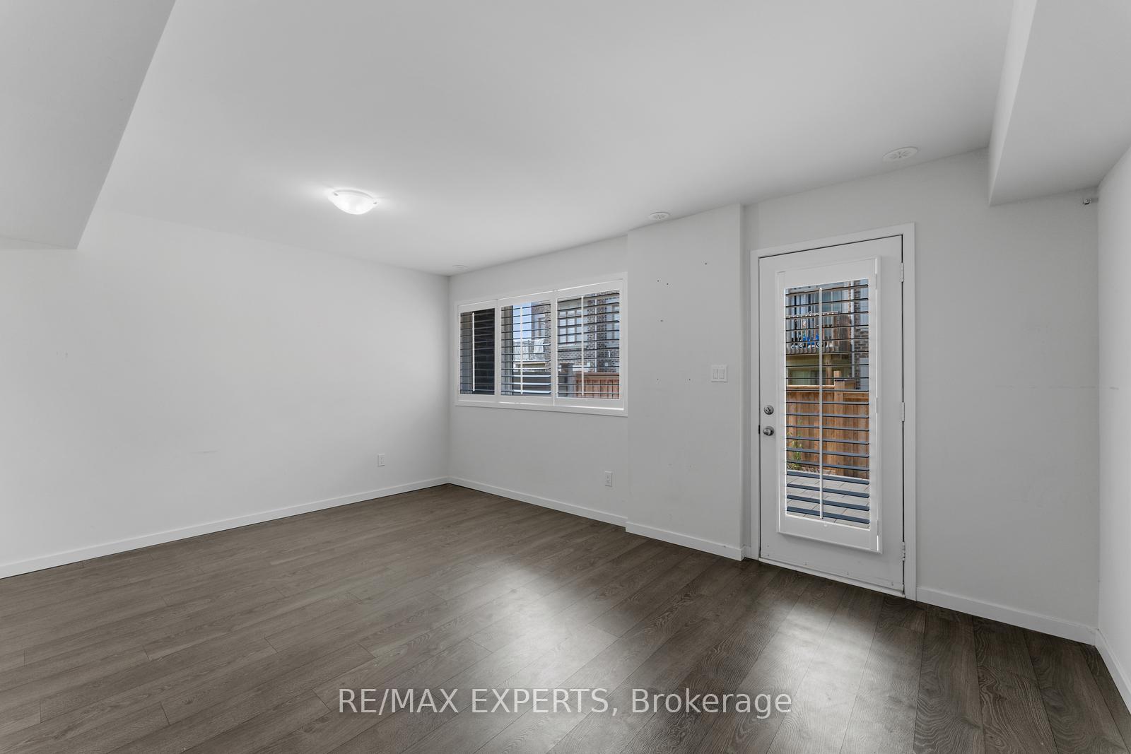 Photo 32 of 172 Sydney Circle, Vaughan, Vellore Village — HOMEH