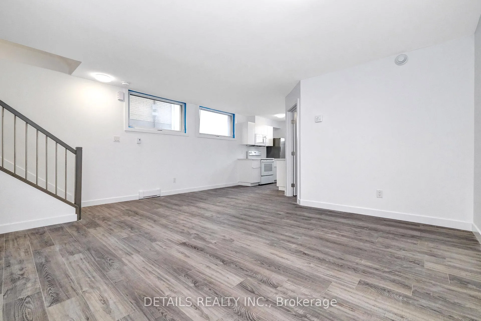 Photo 4 of Unit B, 828 B Maplewood Avenue, Ottawa, Queensway Terrace North — HOMEH
