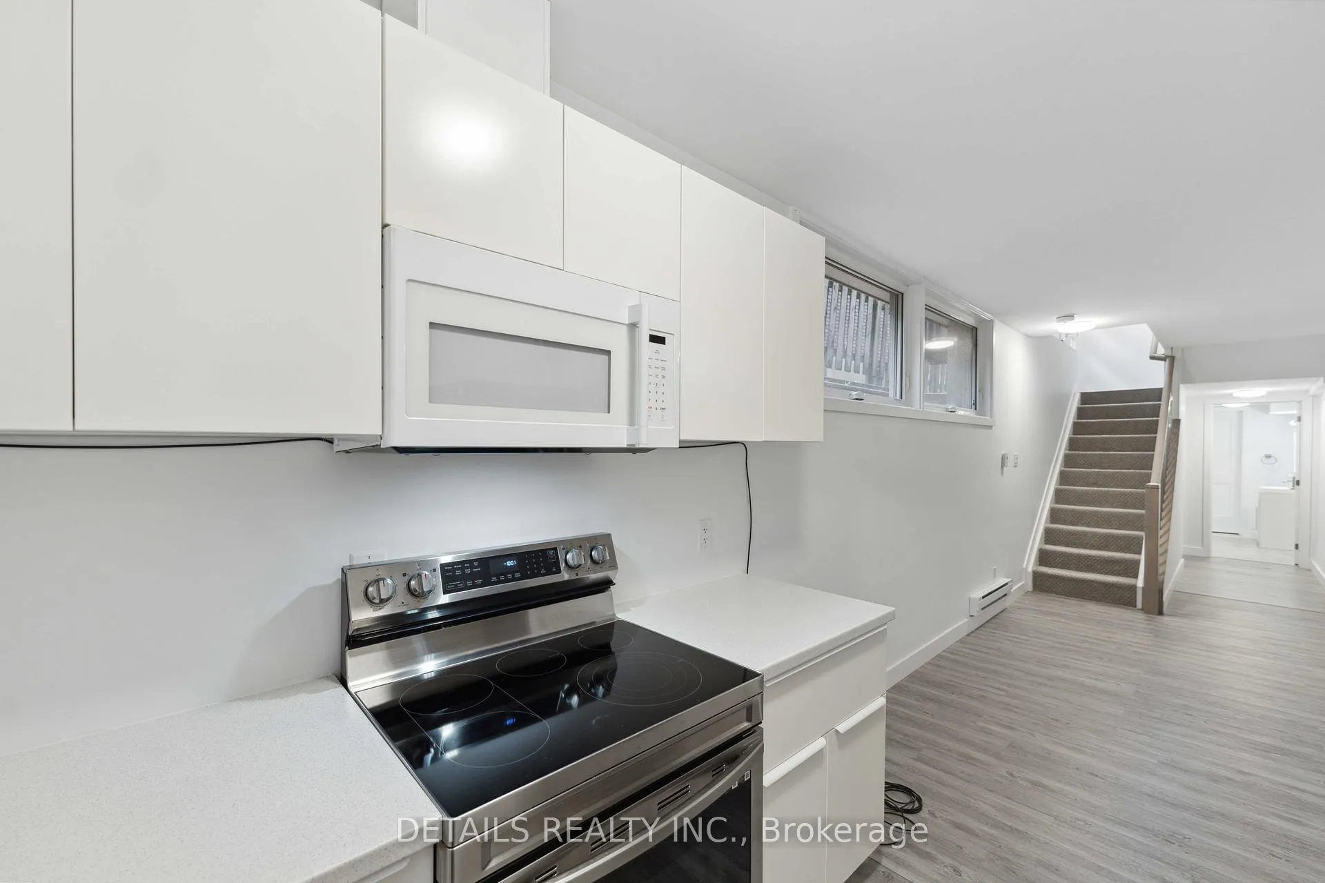 Photo 9 of Unit B, 828 B Maplewood Avenue, Ottawa, Queensway Terrace North — HOMEH