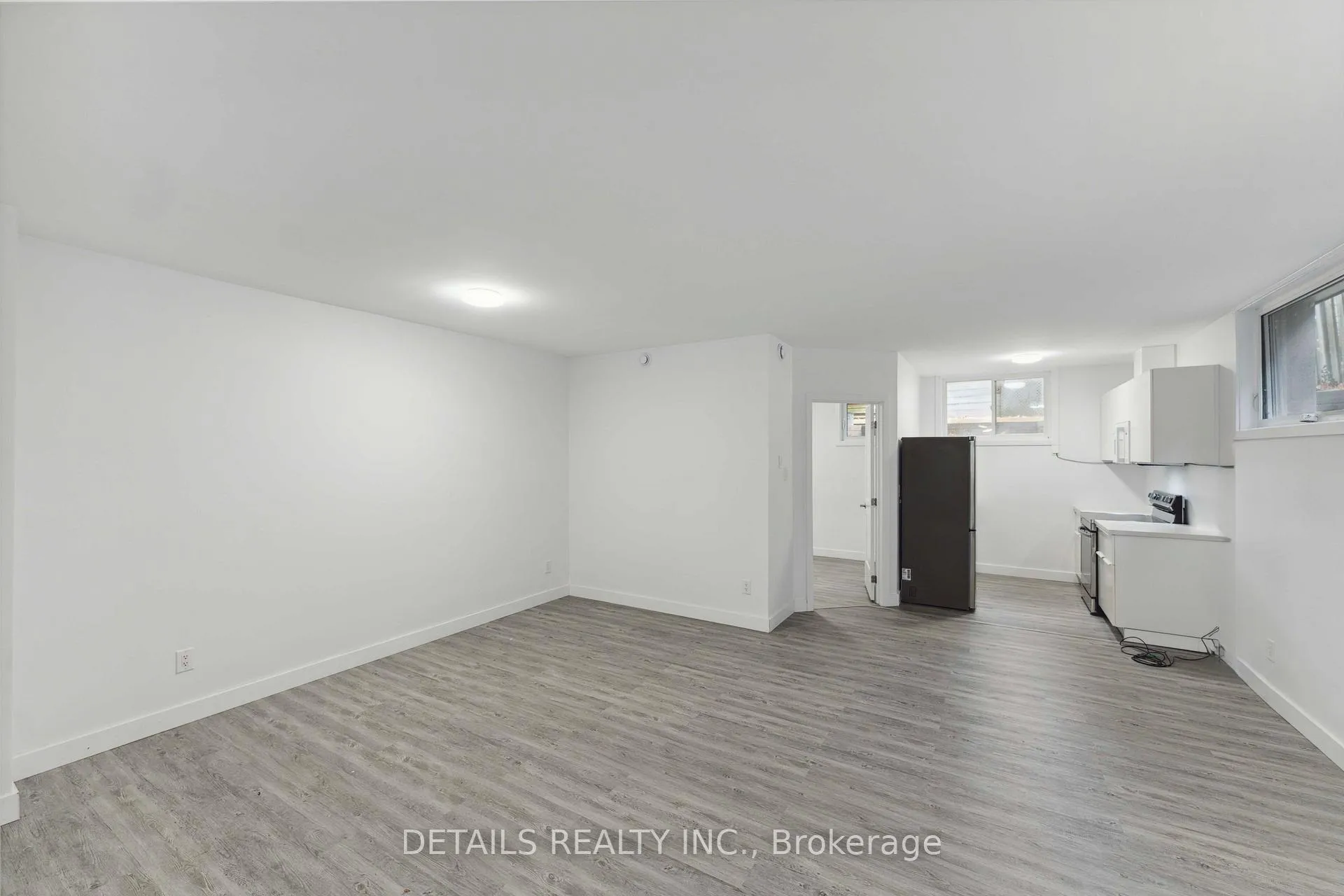 Photo 15 of Unit B, 828 B Maplewood Avenue, Ottawa, Queensway Terrace North — HOMEH