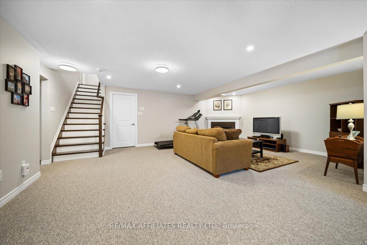 Photo 31 of 285 Chinian Street, Ottawa, Avalon West — HOMEH