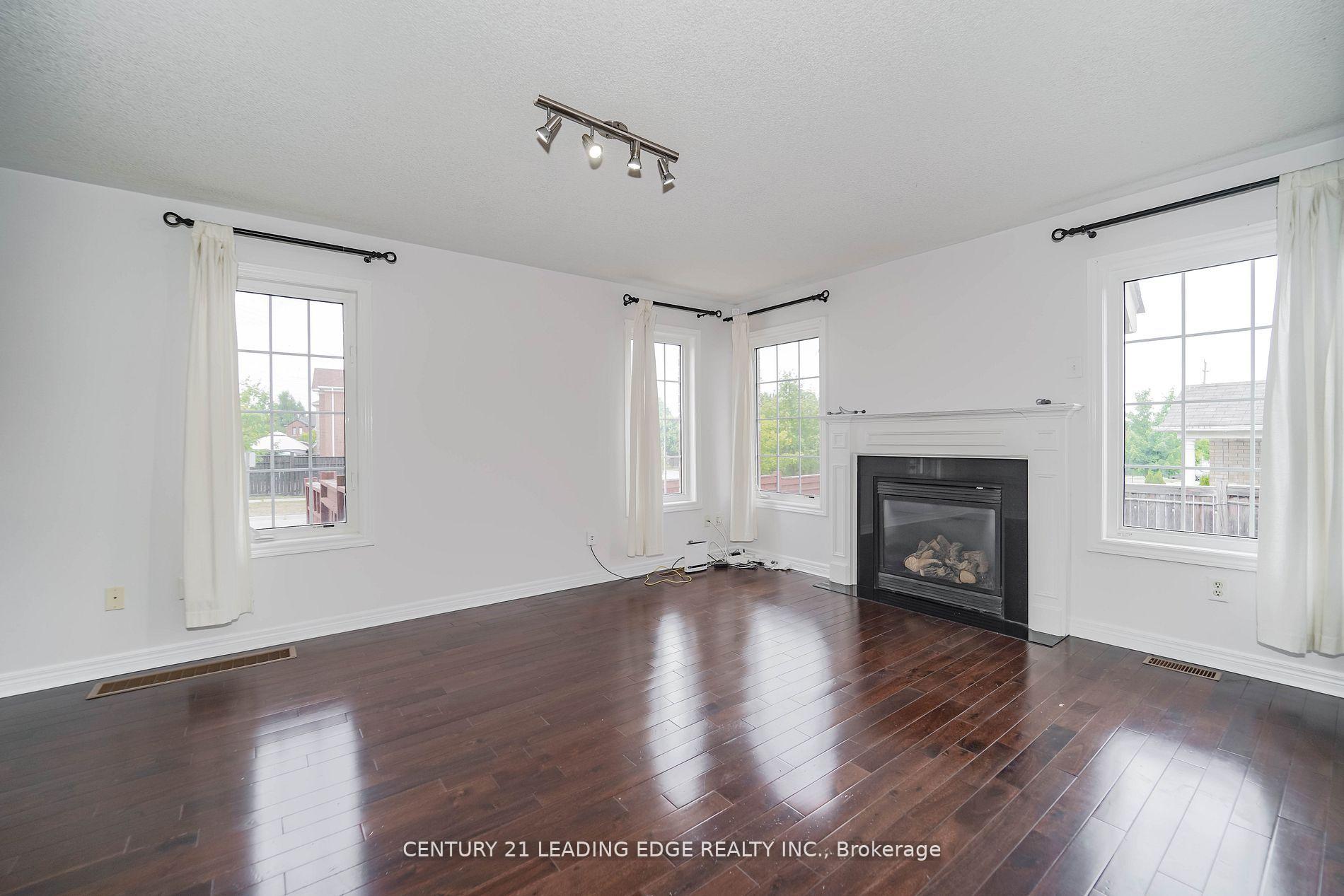 Photo 13 of 33 Dring Street, Ajax, Northwest Ajax — HOMEH