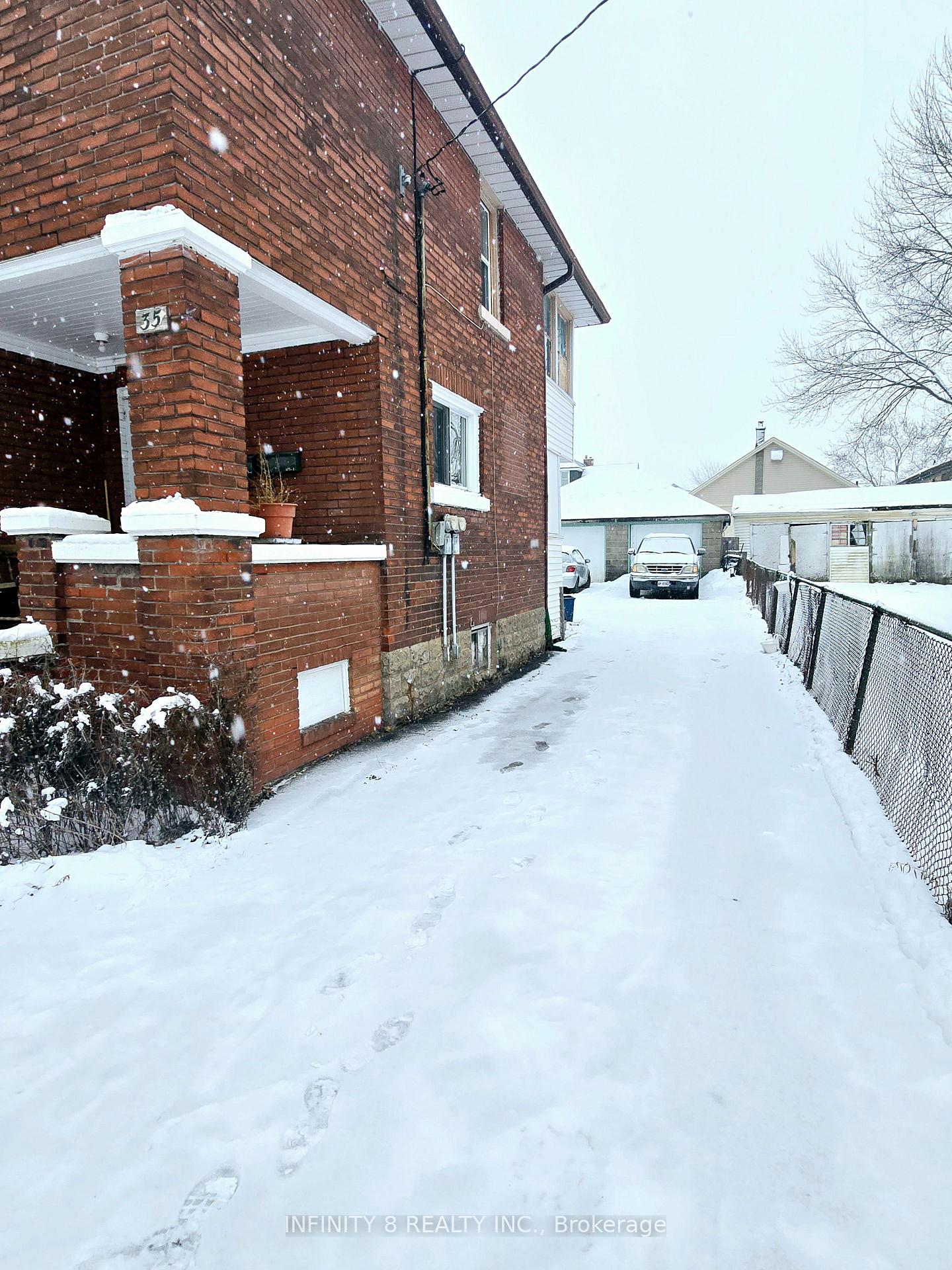 Photo 3 of 35 Albert Street, Welland, Welland Downtown — HOMEH