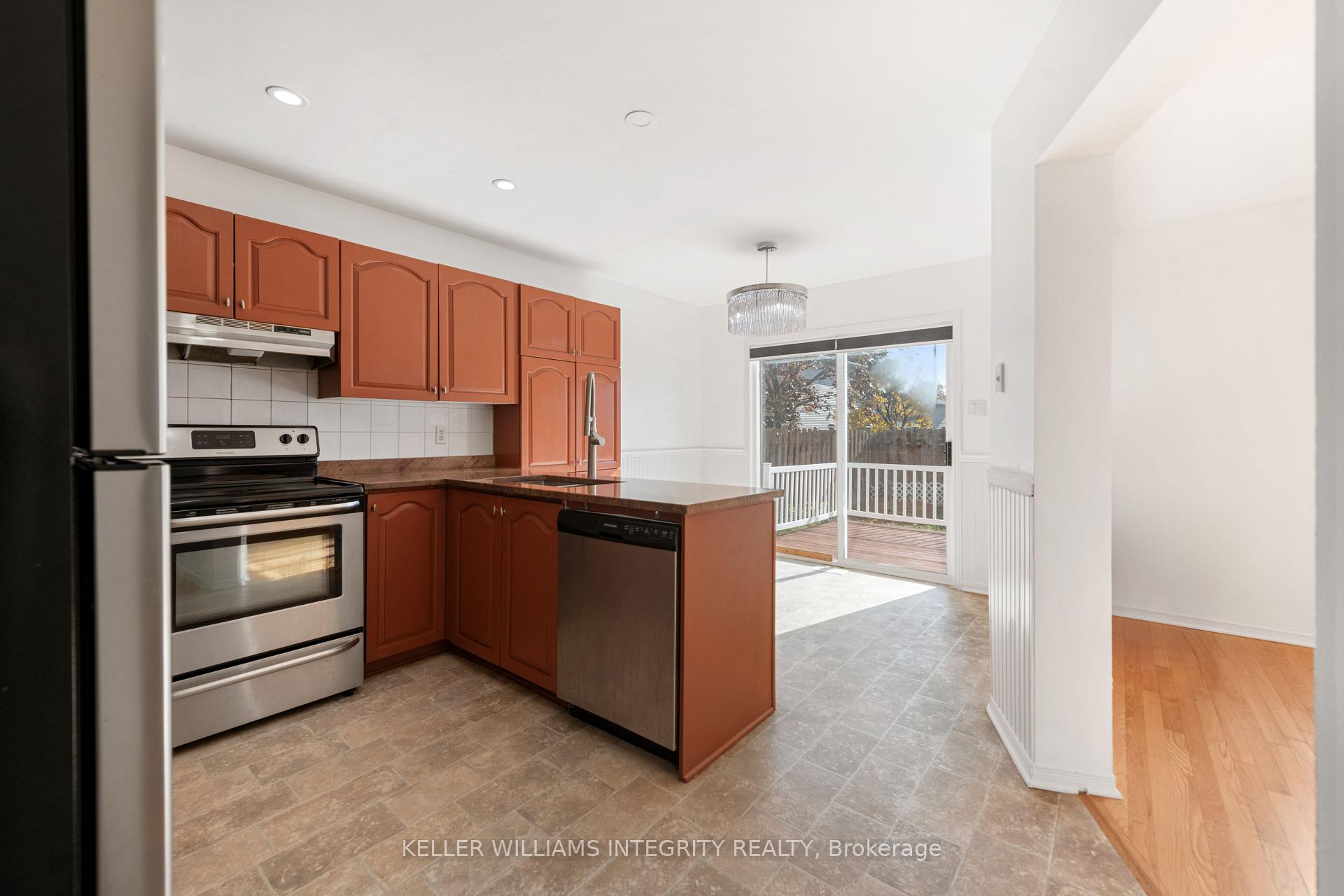 Photo 11 of 2112 Gardenway Drive, Ottawa, Fallingbrook/Gardenway South — HOMEH